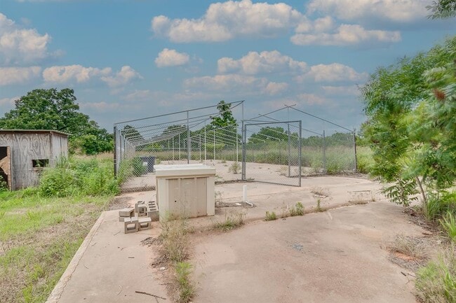 Building Photo - 331743 E 1020 Rd