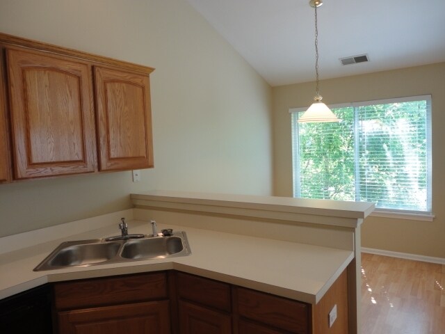 Building Photo - 2990 Waters Edge Cir