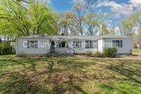 Building Photo - 7800 Schelhorn Rd