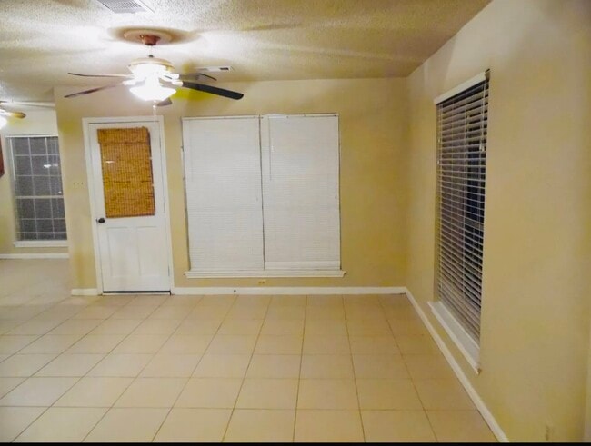 Building Photo - 4 Dallas Ct