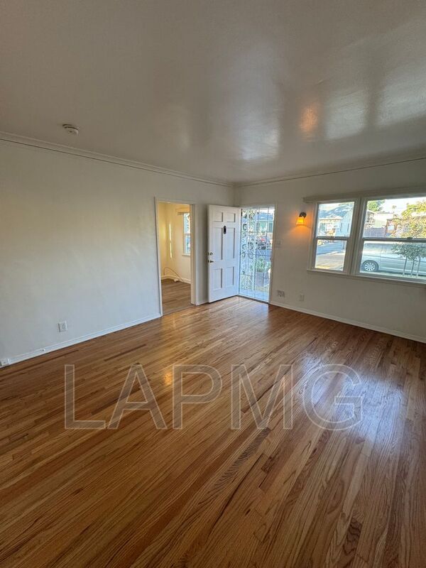 Primary Photo - 3531 12th Ave