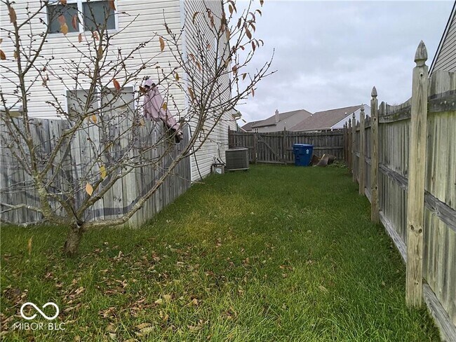 Building Photo - 5221 Bombay Dr