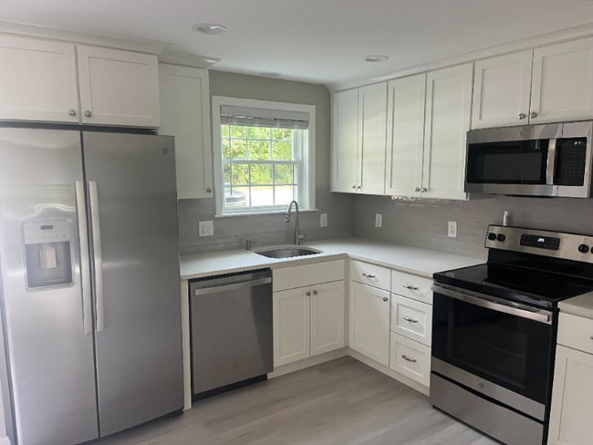 Building Photo - 180 Main St