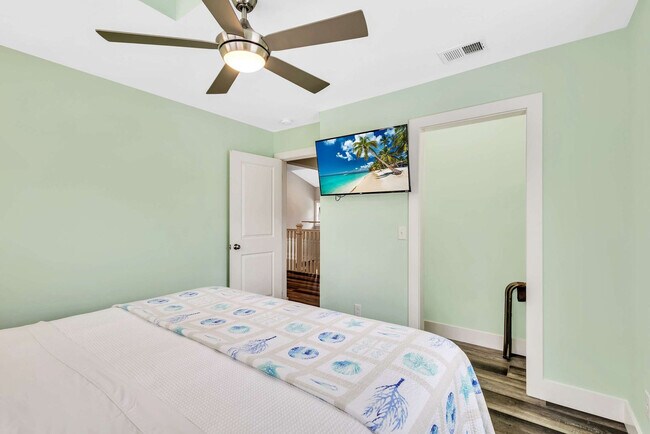 Building Photo - 36 Firethorn Ln