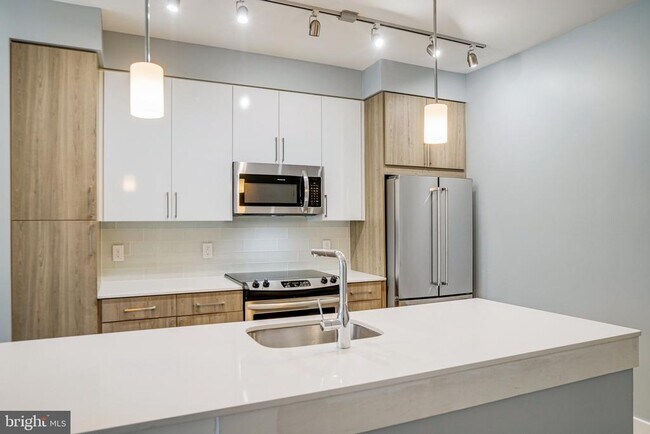 Building Photo - 145 Riverhaven Dr