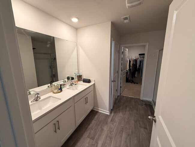 Building Photo - 4116 Madeline Farm Blvd