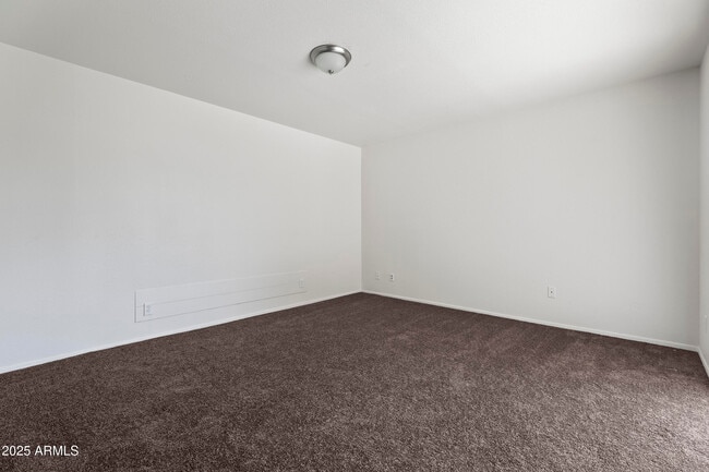 Building Photo - 5212 N 67th Dr