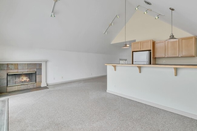 Building Photo - 3221 Alki Ave SW