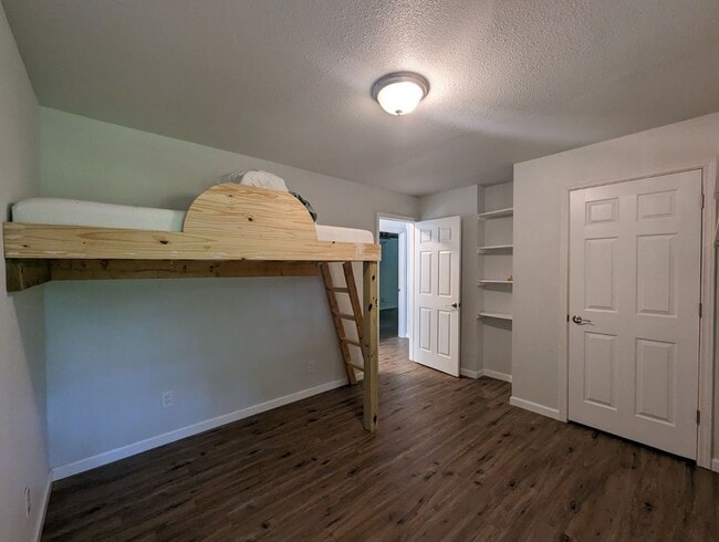 Building Photo - 3 Bedroom/2 Bathroom House in Batesville