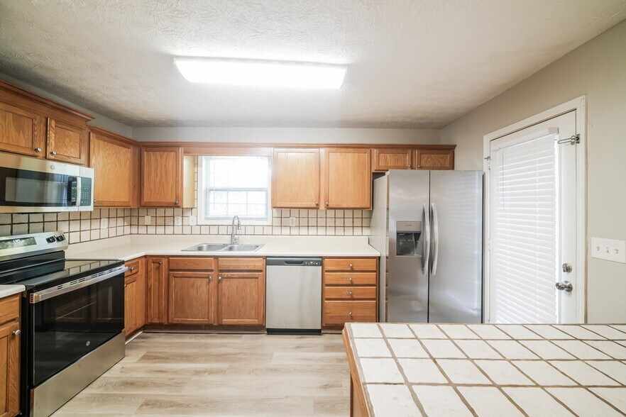 Building Photo - 124 S Winds Dr
