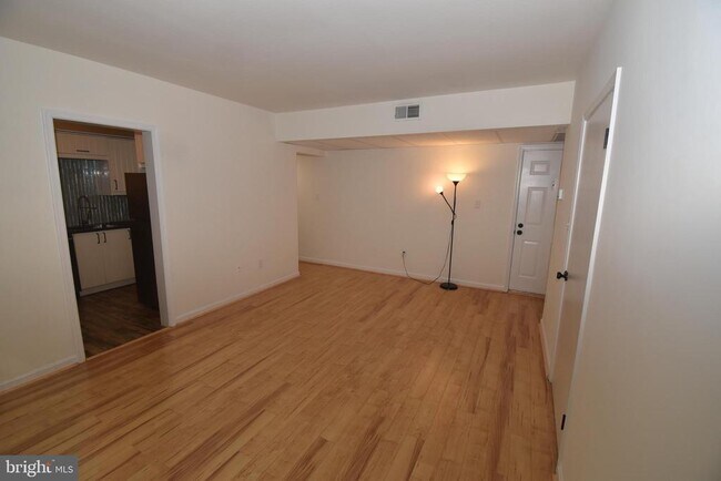 Building Photo - 1806 Key Blvd