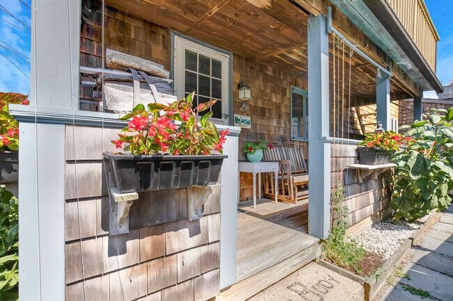 Building Photo - 6 Middle Rd