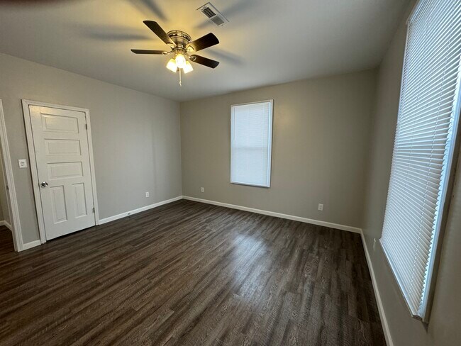 Bed 2 - 206 S 16th St