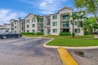 Building Photo - 920 Villa Cir