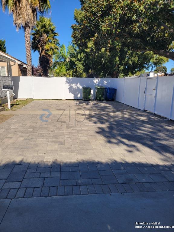 Building Photo - 4451 Stansbury Ave