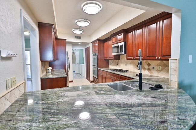 Building Photo - 2110 Gunwale Cir