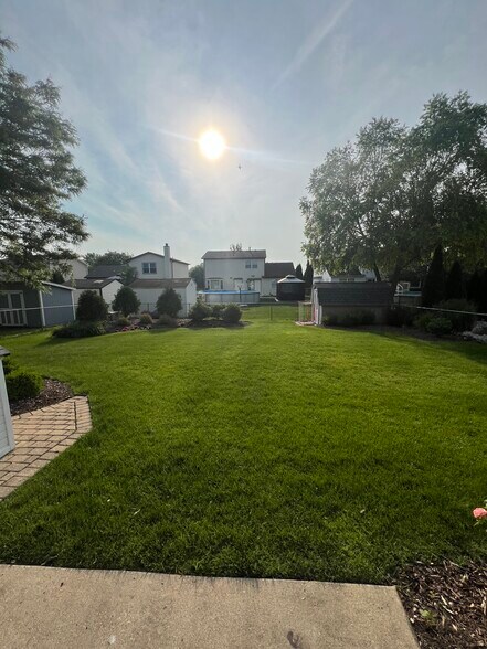 Building Photo - 927 Cass Ln
