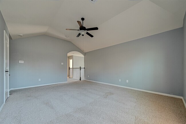 Building Photo - 17243 Lowell Lake Ln