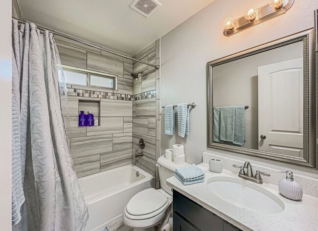 Building Photo - Westside area Rental (Completely Furnished) Beautiful 3 bed/2.5 baths