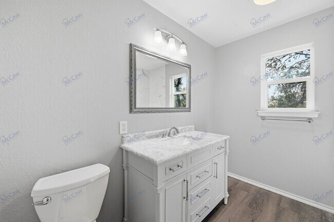 Building Photo - 737 Willow St