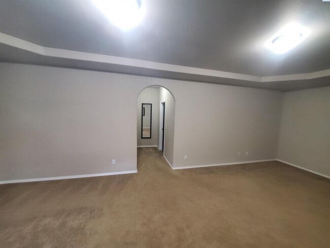 Building Photo - Sourthridge Area for rent