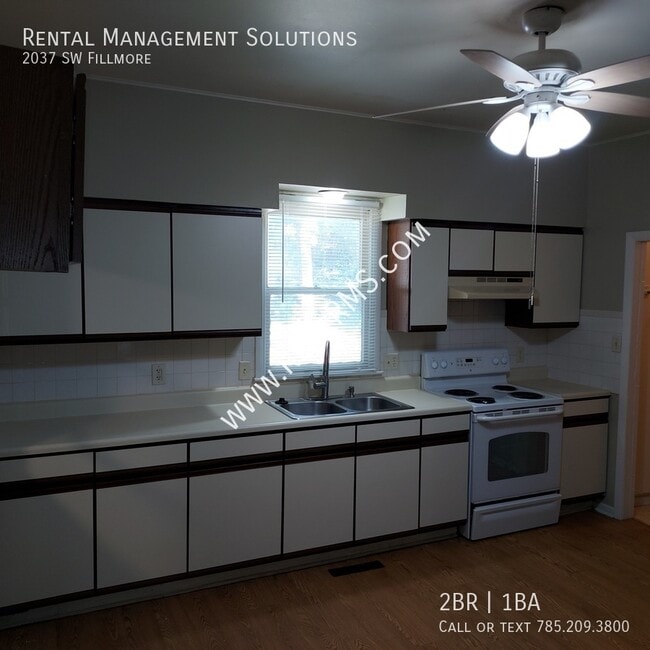 Building Photo - 2037 SW Fillmore-