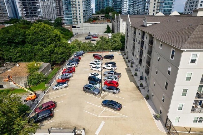 Building Photo - 1075 Peachtree Walk NE