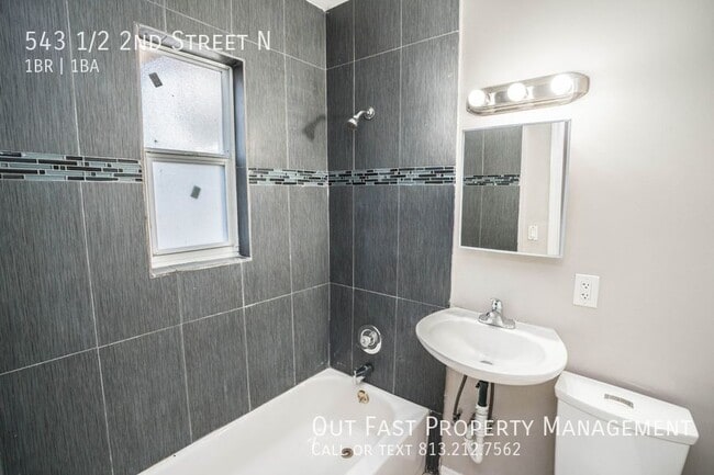 Building Photo - 543 2nd St N