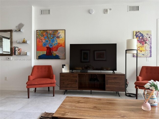 Building Photo - 1300 Brickell Bay Dr