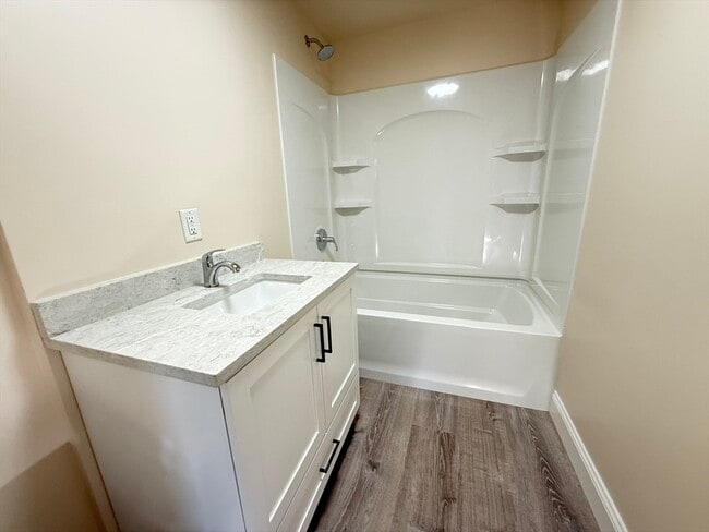 Building Photo - 227 White St