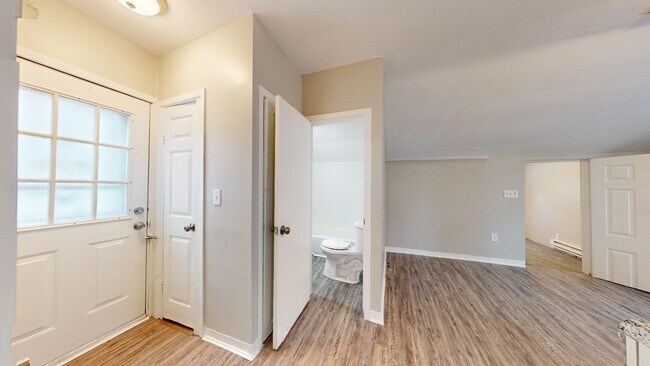 Building Photo - Clark / Fulton Area - 3 Bedroom Single Fam...