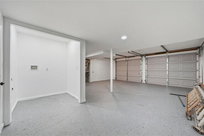 Building Photo - 3920 Wedgefield Cir