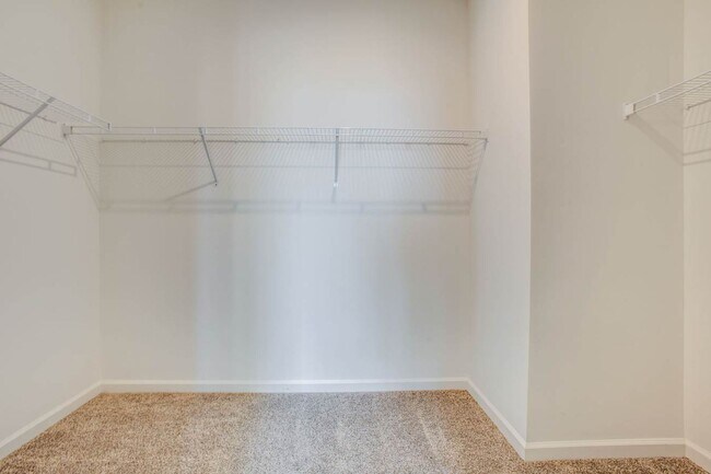 Building Photo - ***  COMING SOON!   ***  Stylish and comfo...