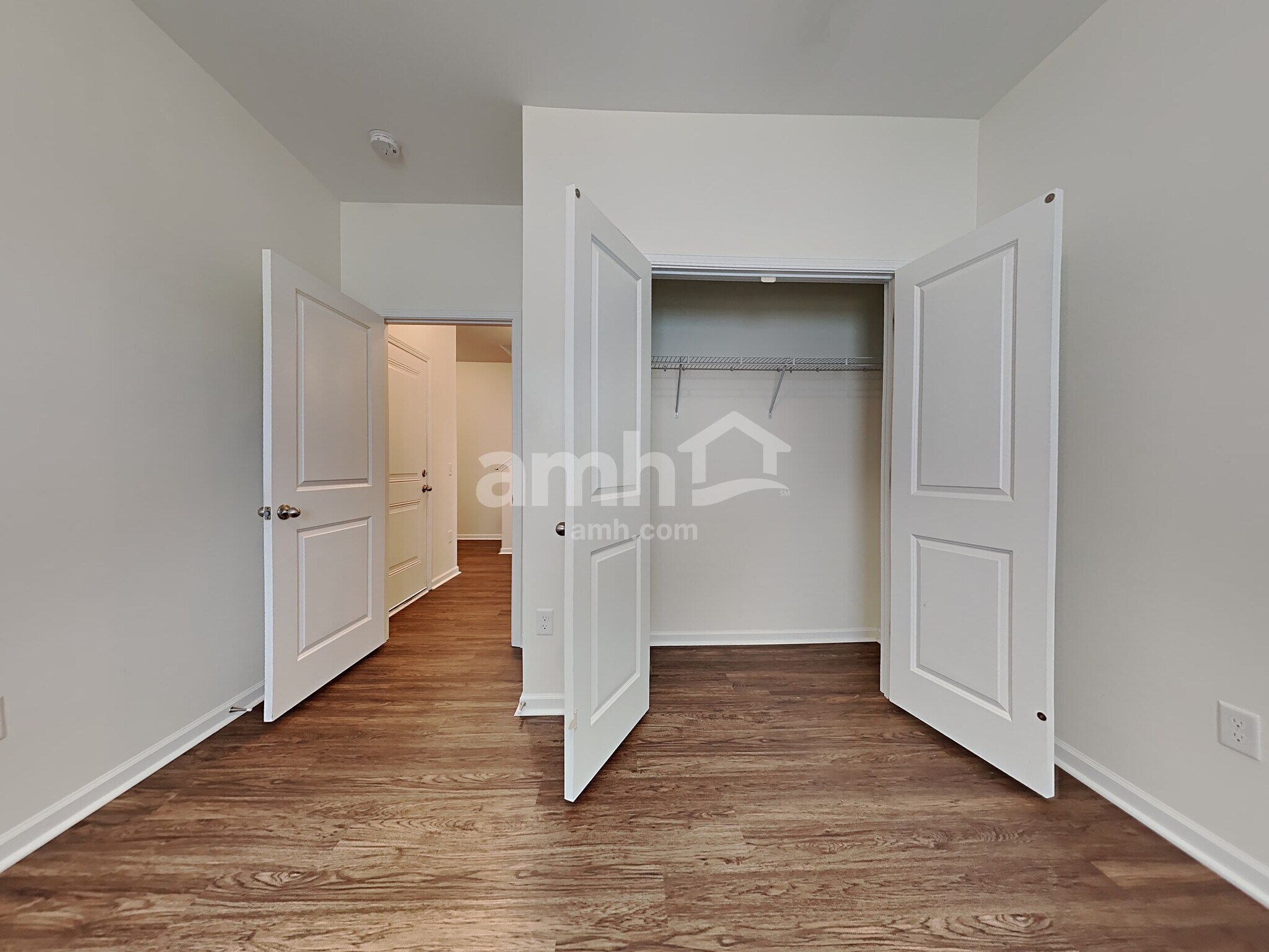 Building Photo - 123 Orion Way