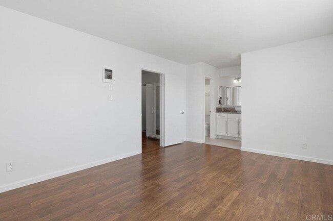 Building Photo - 2266 Grand Ave