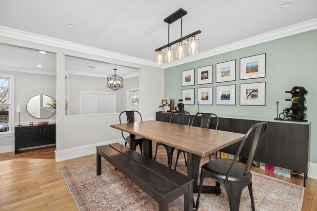 Building Photo - 322 Bunker Hill St