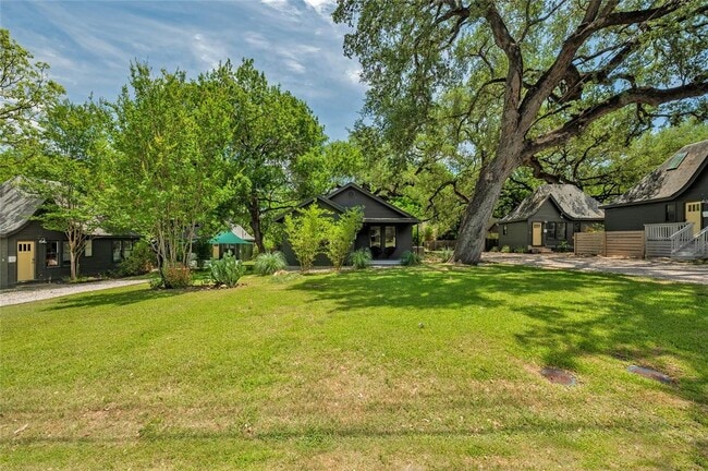 Building Photo - 1507 Drake Ave