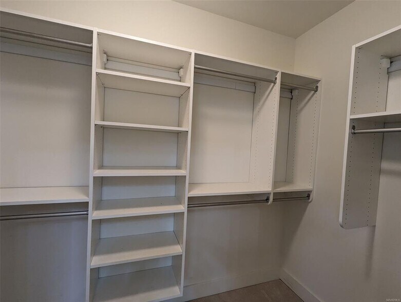 Building Photo - 3418 Lockwood Pl