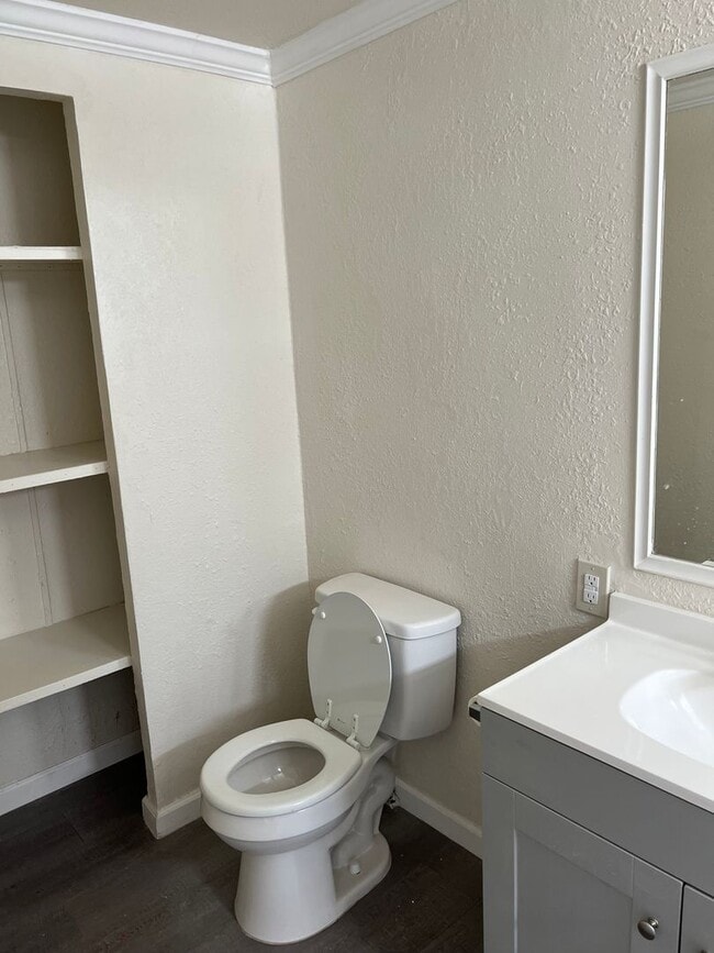 Building Photo - Single Family Rental