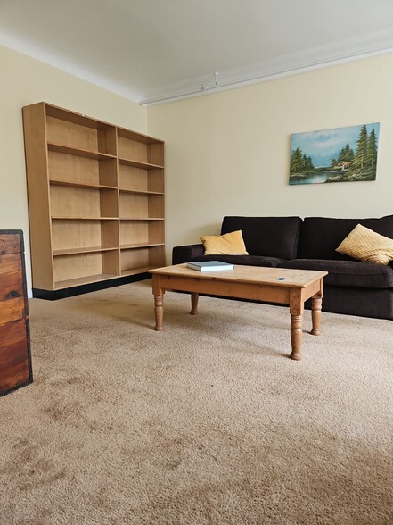 Library - Laurelwood Short-Stays