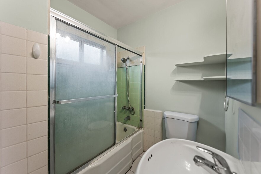 Building Photo - 6297 Orizaba Ave