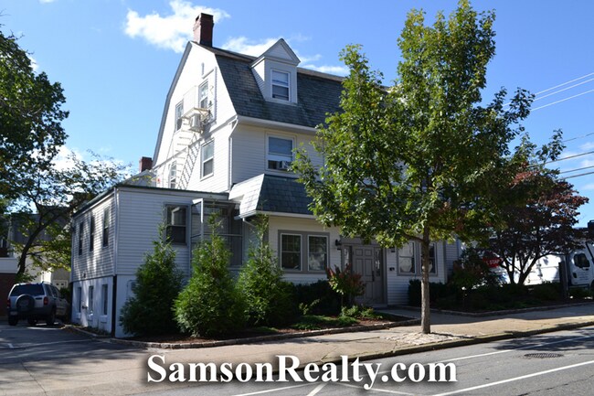 Building Photo - 265 Waterman St