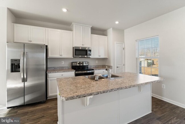 Building Photo - 36087 Fawn Ln