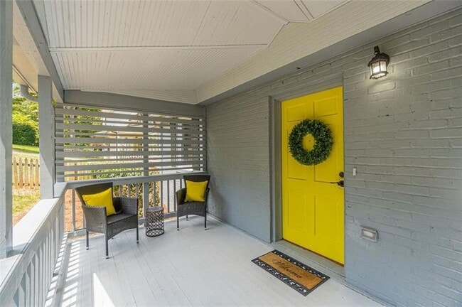 Building Photo - 1226 Thomas Rd