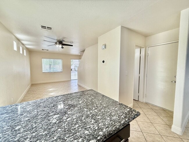 Building Photo - Stylishly Home in Gated Community – Minute...