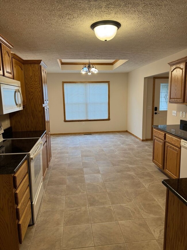 Building Photo - BEAUTIFUL 3 bedroom | 2 bathroom | 3 Car G...
