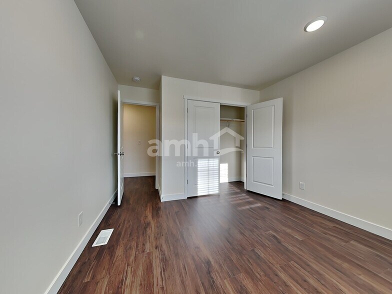 Building Photo - 7716 Selah St SW