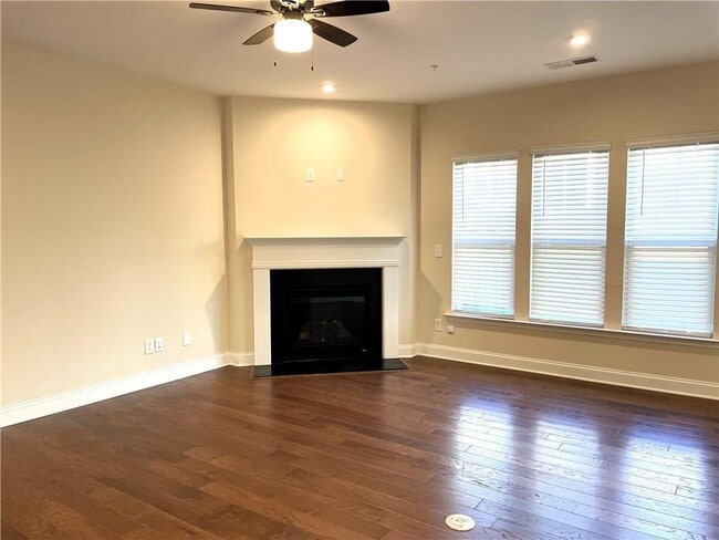 Building Photo - 502 Cooper Ln