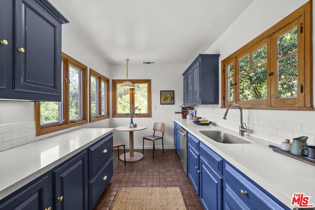 Building Photo - 8316 Maple Dr