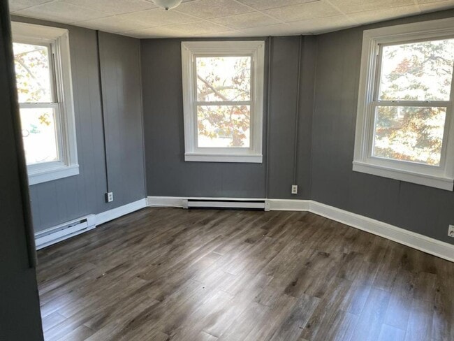 Building Photo - 365-365 N Hanover St